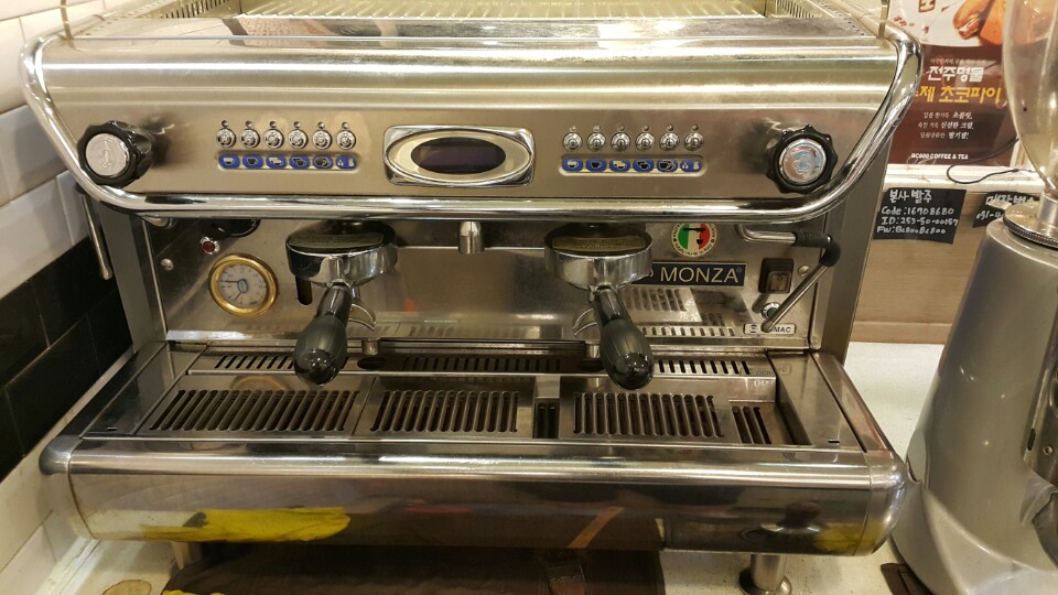 2000769928_95QHNgsa_a814856d3cbdc86ef1f6b5229730652dc71e926b.jpg 이미지크게보기