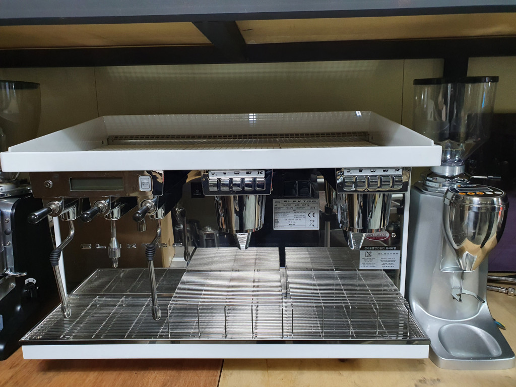 2000769928_A0MuhfHS_093ec8d02e0c667f5e4fd1c76256e0a4007df096.jpg 이미지크게보기