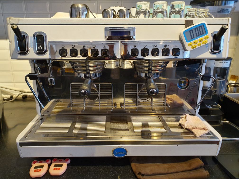 2000769928_ZUNX7b4S_7e0a86b460615f3bfee4357c5e47fefba8ede4b3.jpg 이미지크게보기