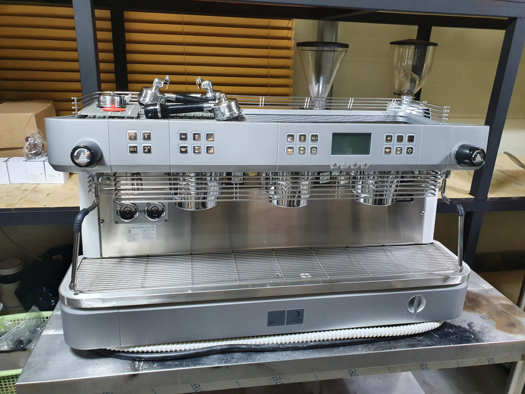 2000769928_hB6IPs1f_cd2c634522c662e8543fc0ed5010ede4d2ecbeb8.jpg 이미지크게보기